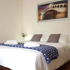 Alojamento de Acomodação e Pequeno-almoço Bluevenice, Mestre
